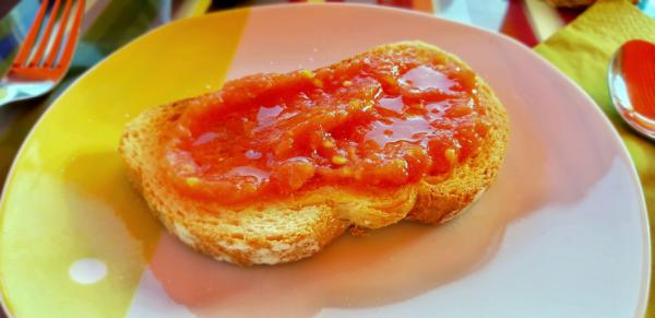 Desayunos para niños de 2 años - Tostadas con tomate y aceite 