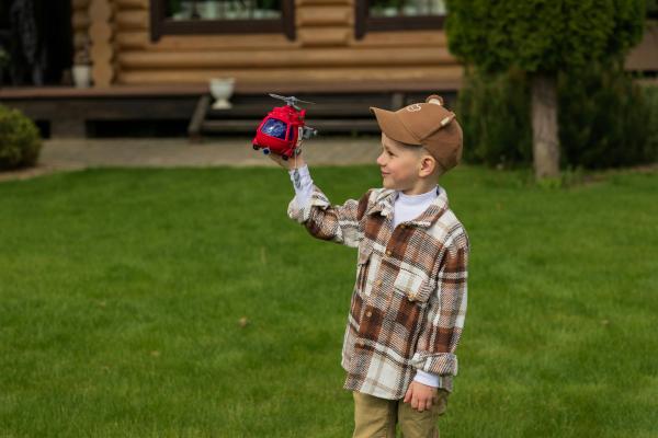 Mi hijo siempre tiene algo en las manos: causas y qué hacer - Objeto de apego o de transición 