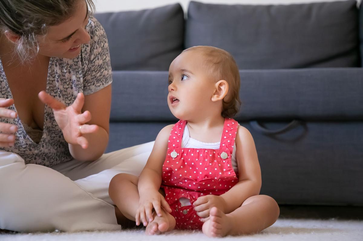 Mi bebé no dice mamá, solo papá: por qué y qué hacer