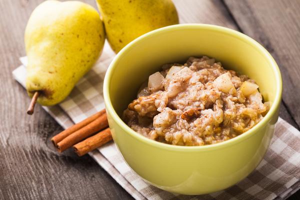 Recetas de comida para bebés de 9 a 12 meses - Papilla de avena con pera