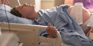 Parto inducido en primerizas: duración y experiencia