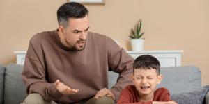 Mi hijo no quiere ir al colegio: causas y qué hacer