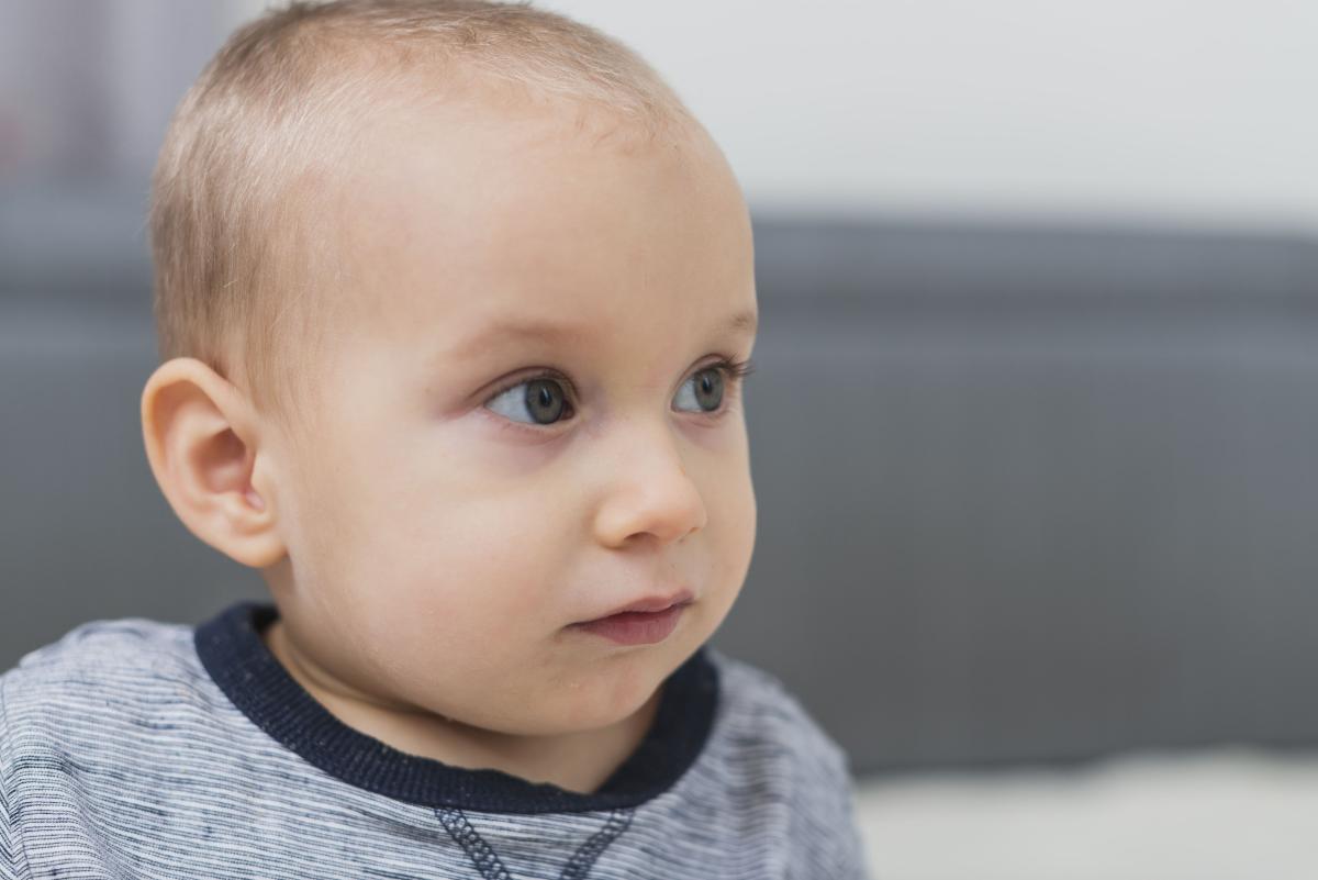 Bebés con orejas grandes: causas y tratamiento