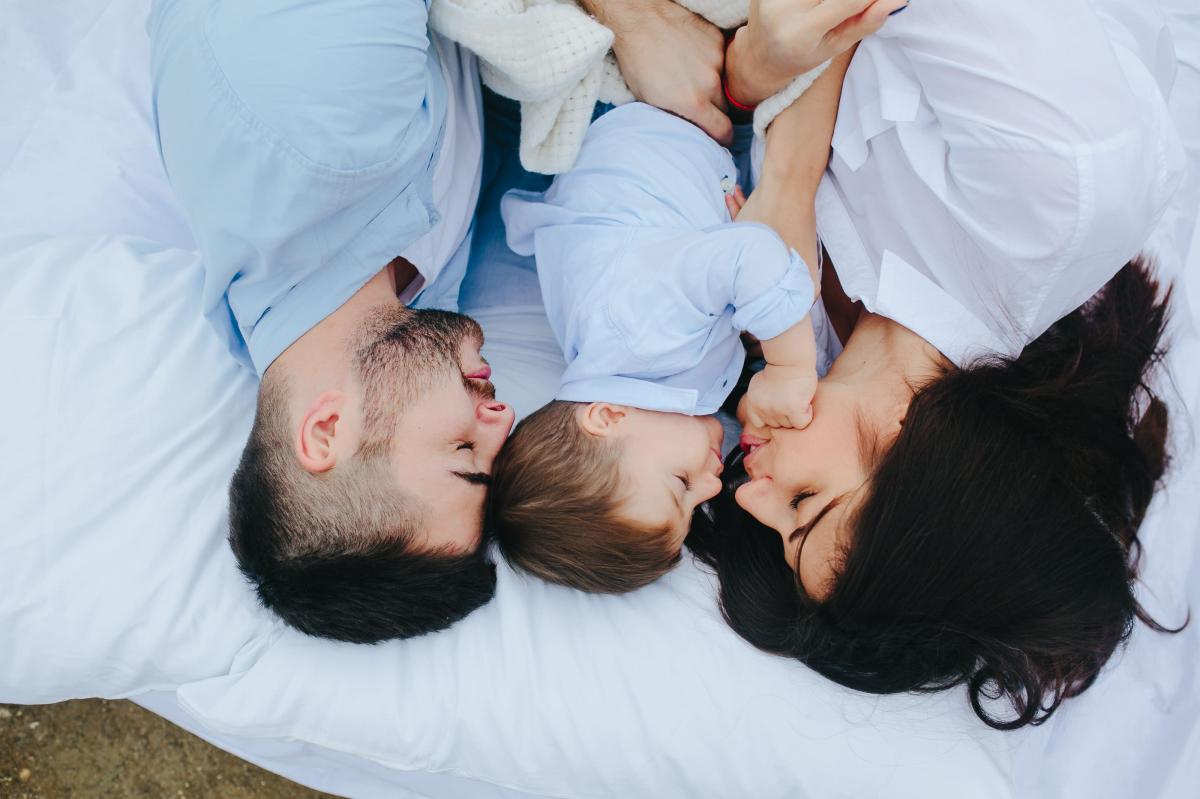 Mi bebé solo se duerme con su padre: por qué y qué puedo hacer