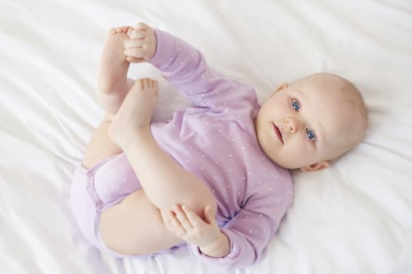 Gymnastique pour les bébés : exercices bénéfiques - mouvement libre