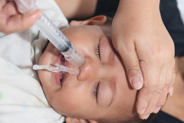 ¿Cómo hacer lavados nasales a un bebé? - ¿Cómo hacer un lavado nasal a un bebé recién nacido?