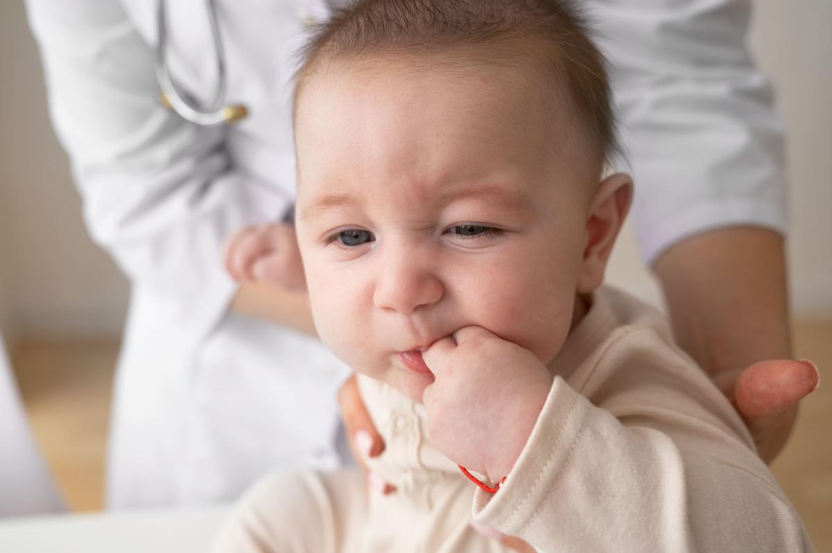 Encías inflamadas en bebés: síntomas, causas y tratamiento