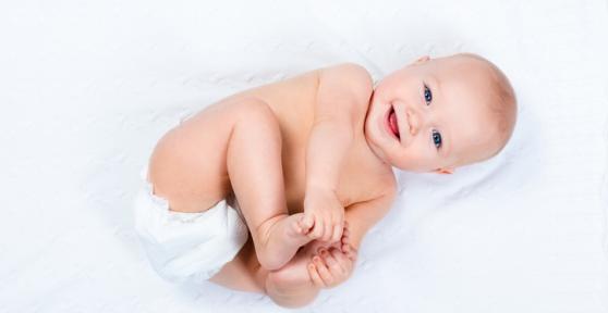 Mi bebé orina mucho, ¿es normal?