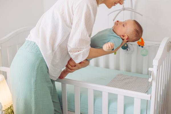 Les siestes des bébés : pourquoi elles sont importantes, combien il en faut et comment les aider - Comment aider mon bébé à faire la sieste.