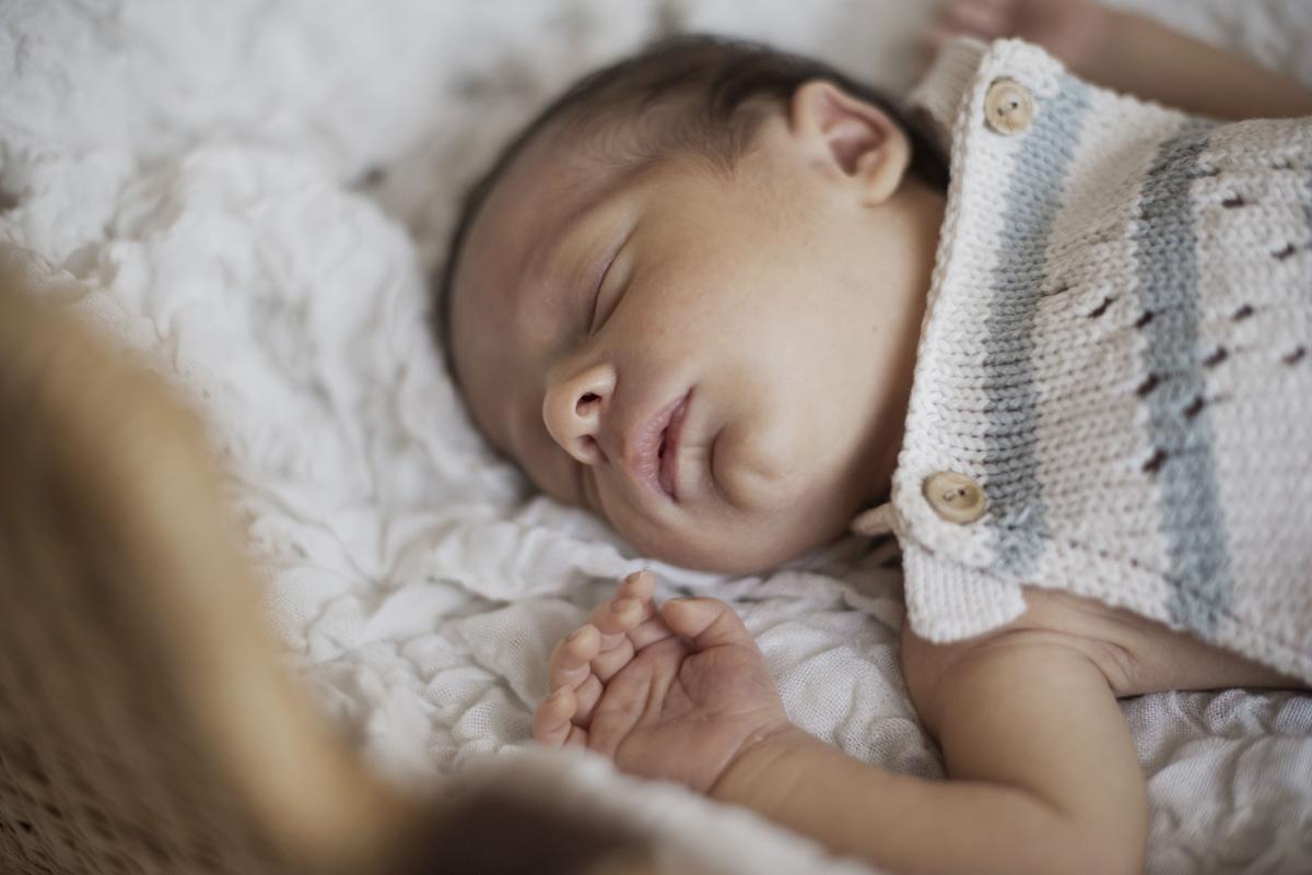 Cómo dormir a un recién nacido inquieto