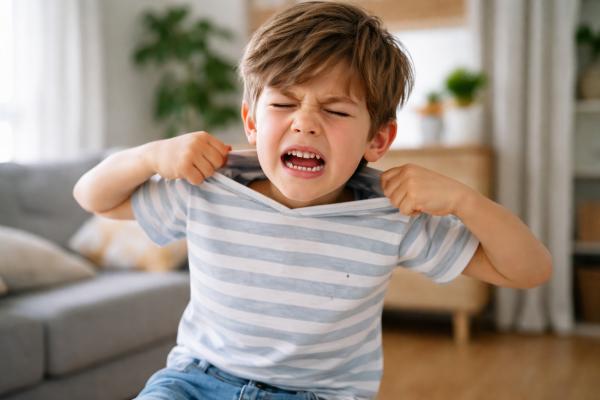 A mi hijo le molesta la ropa: causas y qué hacer - Afecciones dermatológicas 