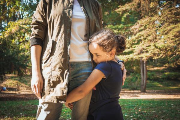 Cómo ayudar a un niño tímido