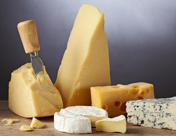 ¿Se puede comer QUESO en el EMBARAZO? Cuáles se pueden comer y peligros