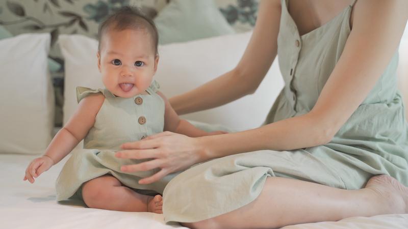 Bebe Sentado Bebe Meses No Se Sienta Solo Ocho Meses Mi Bebe Tiene