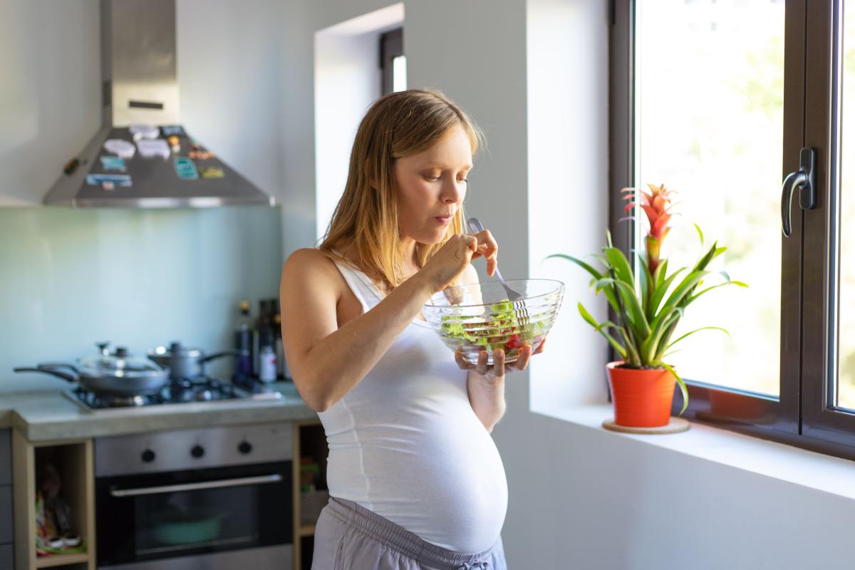 Estoy embarazada y he comido comida en mal estado, ¿debo preocuparme?